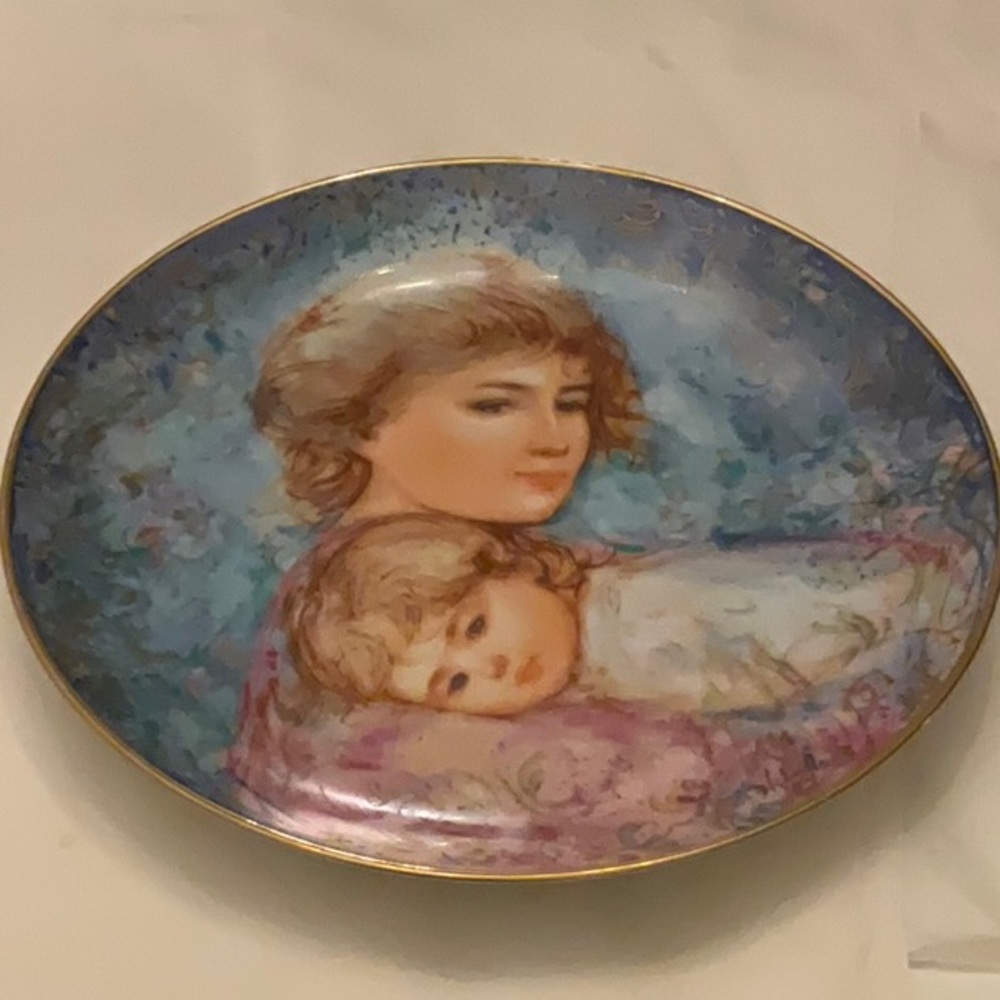 Vintage 1984 Edwin M. Knowles - Edna Hibel Mother's Day Limited Edition …